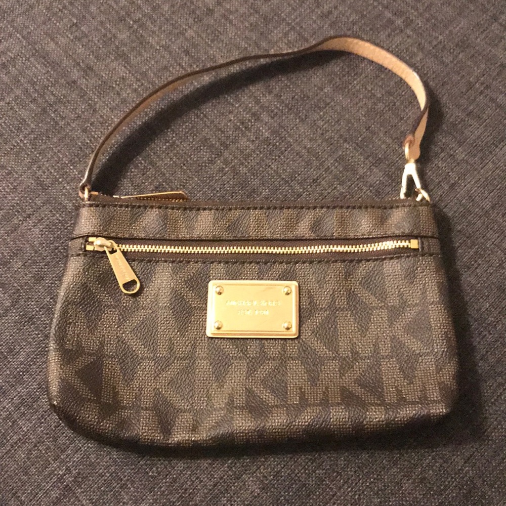 Michael Kors Signature Jet Set Wristlet